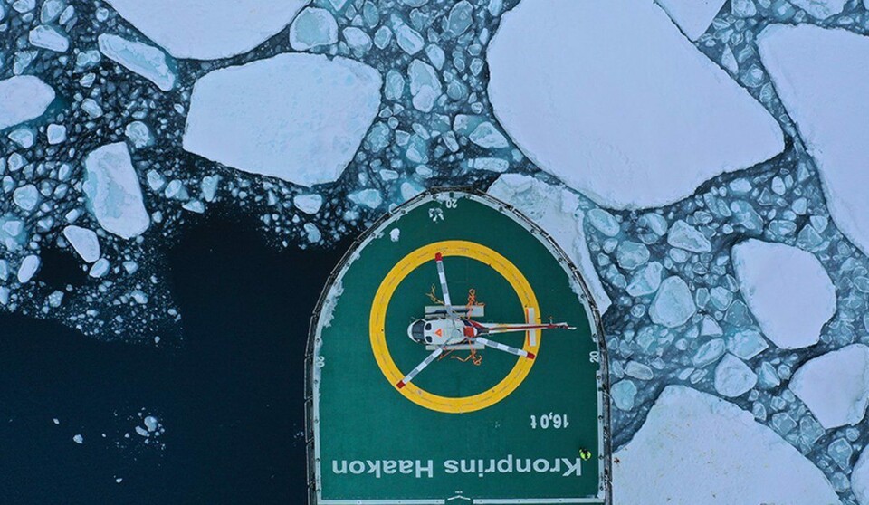 Helikopteret på dekk på isbryteren Kronprins Haakon. Foto Michael Poltermann, Havforskningsinstituttet Helikopteret på dekk på isbryteren Kronprins Haakon. Foto Michael Poltermann, Havforskningsinstituttet